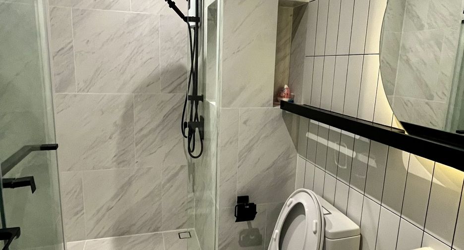 For sale and for rent studio condo in Khlong San, Bangkok