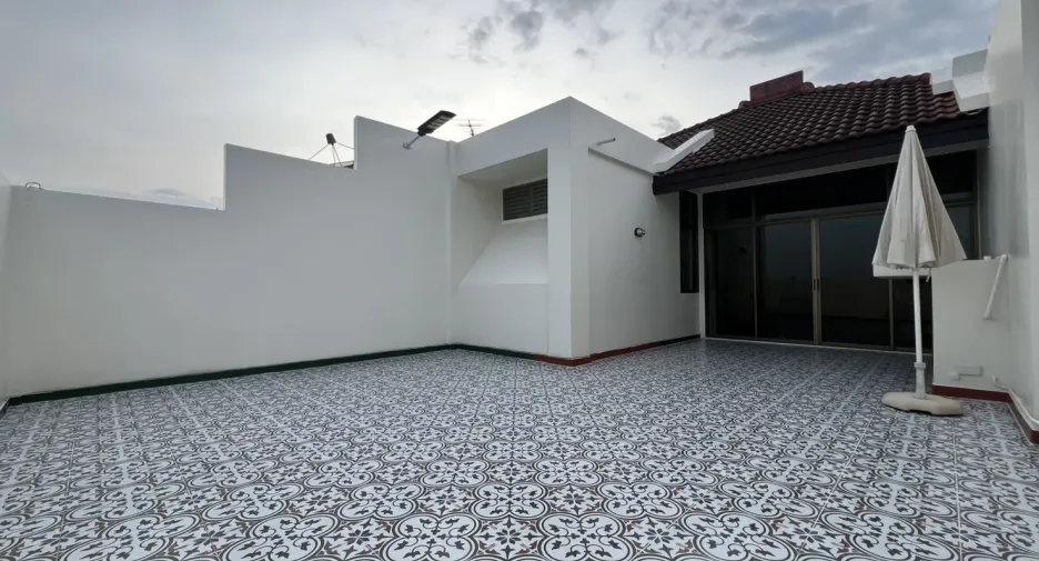 For sale and for rent 4 bedrooms house in Suan Luang, Bangkok