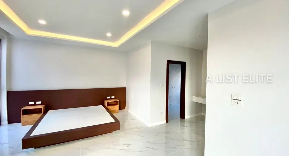For rent 5 bedrooms house in Bang Lamung, Chonburi