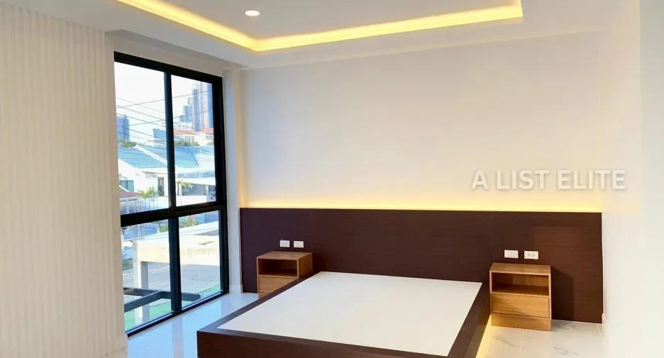 For rent 5 bedrooms house in Bang Lamung, Chonburi