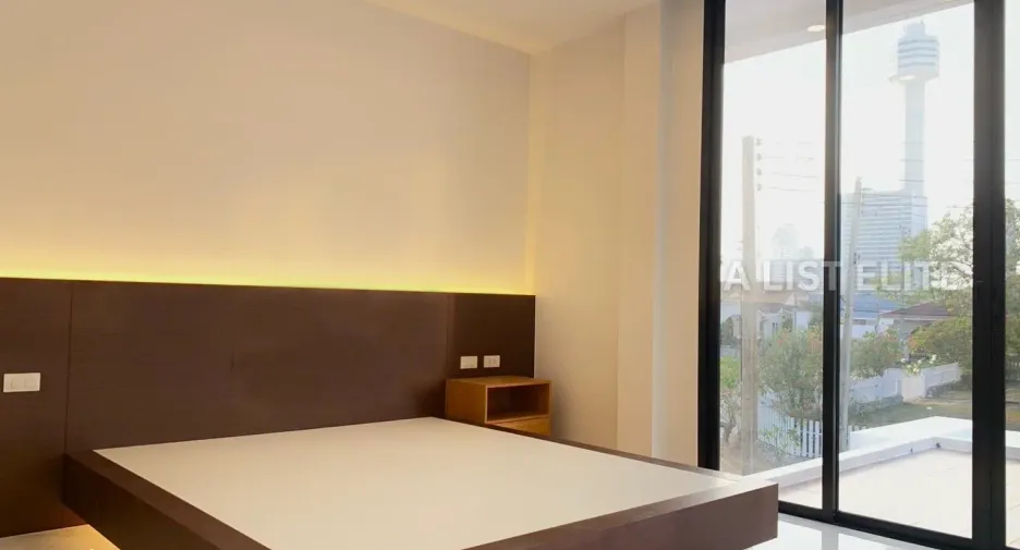 For rent 5 bedrooms house in Bang Lamung, Chonburi