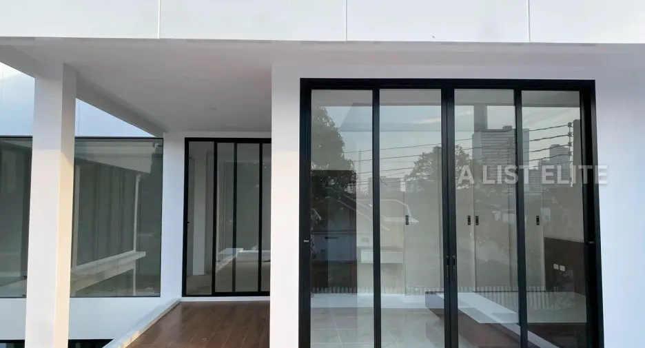 For rent 5 bedrooms house in Bang Lamung, Chonburi