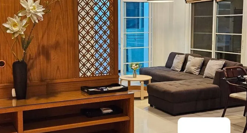 À louer 5 chambres maison à Phasi Charoen, Bangkok
