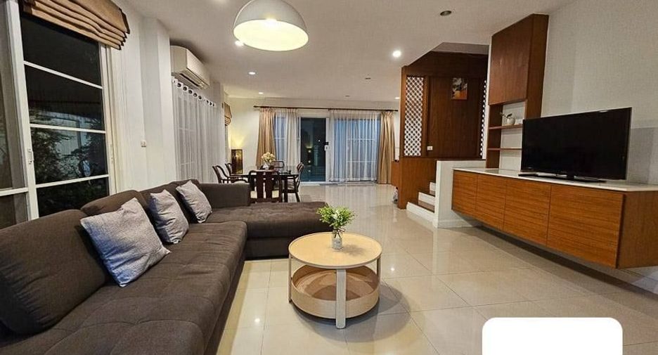 À louer 5 chambres maison à Phasi Charoen, Bangkok