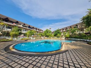For sale 6 bedrooms townhouse in Mae Rim, Chiang Mai