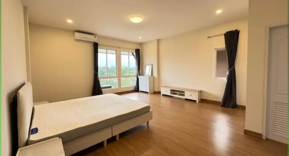 出租 4 卧室 联排别墅 在 Hang Dong, Chiang Mai