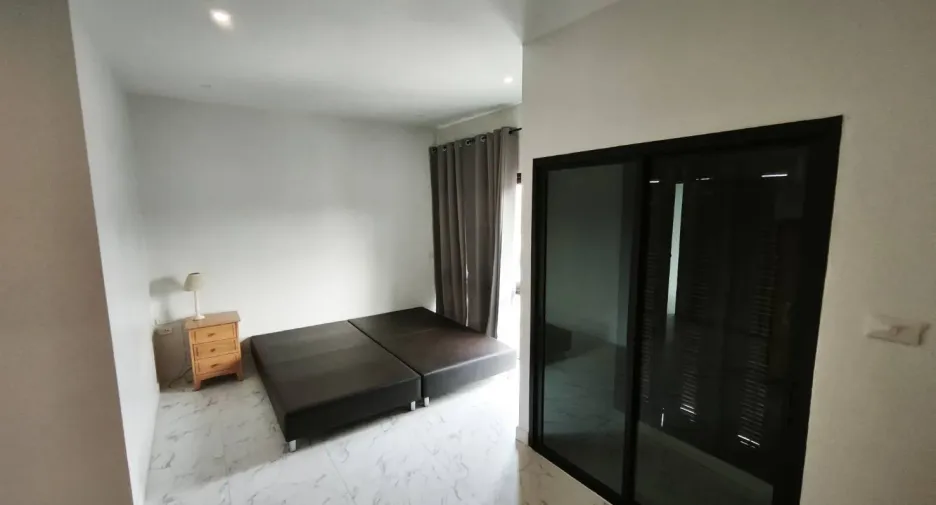For rent 2 bedrooms townhouse in Mueang Chiang Mai, Chiang Mai
