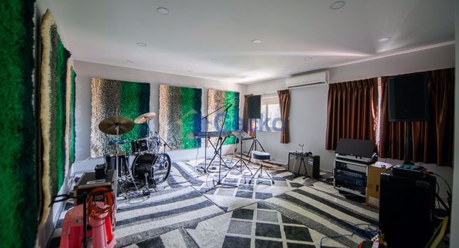 For sale 9 bedrooms house in Sattahip, Chonburi