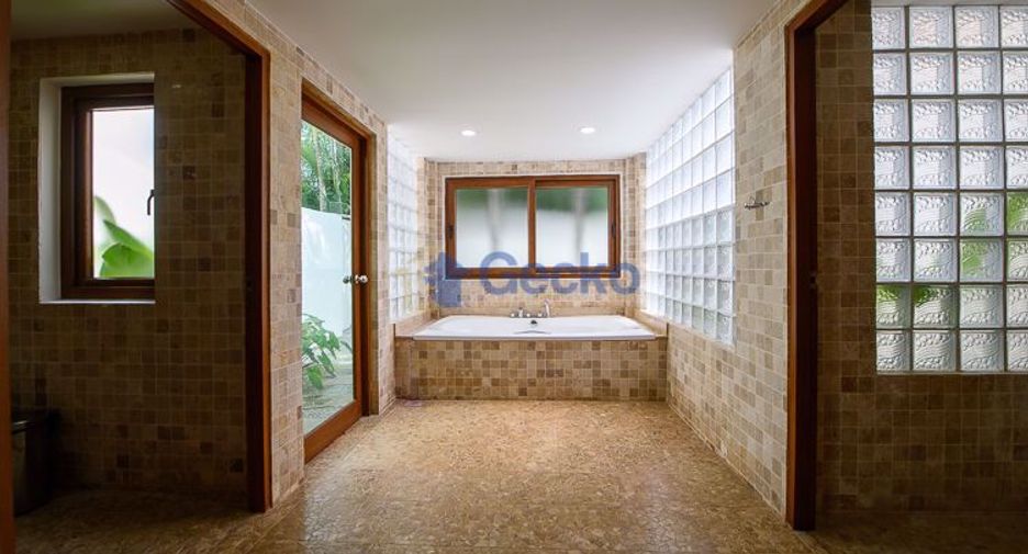 For sale 9 bedrooms house in Sattahip, Chonburi