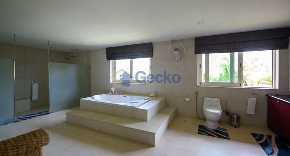 出售 9 卧室 独立屋 在 Sattahip, Chon Buri