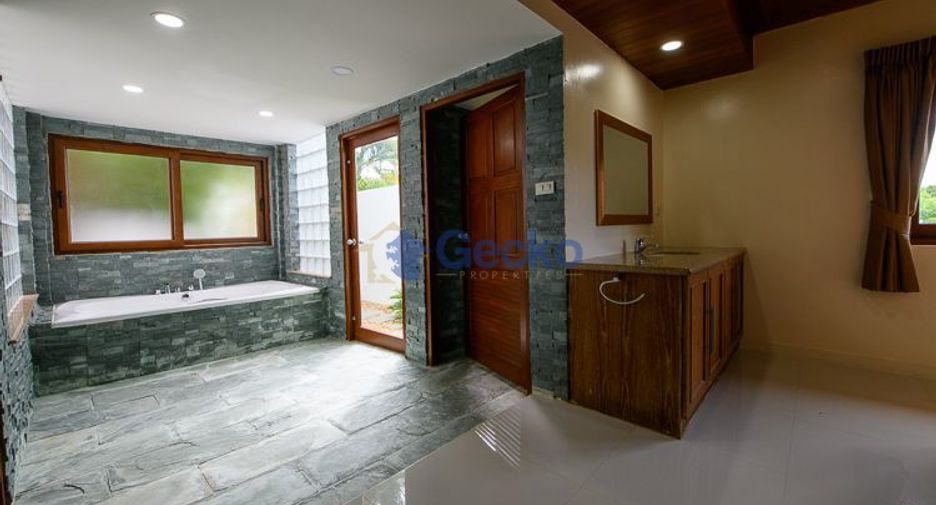 出售 9 卧室 独立屋 在 Sattahip, Chon Buri