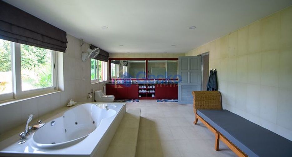 出售 9 卧室 独立屋 在 Sattahip, Chon Buri