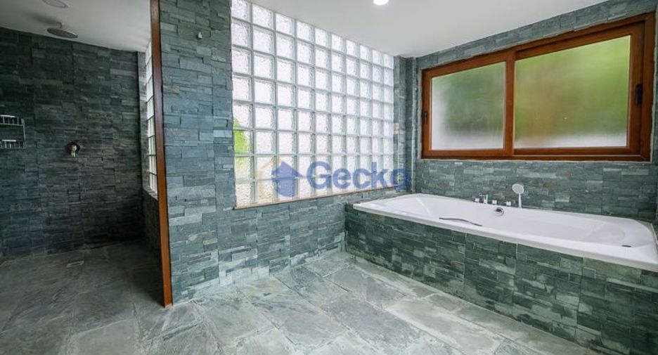 For sale 9 bedrooms house in Sattahip, Chonburi