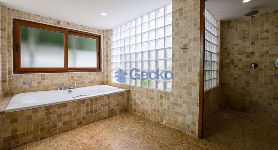 For sale 9 bedrooms house in Sattahip, Chonburi