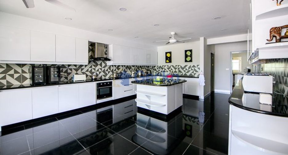 出售 9 卧室 独立屋 在 Sattahip, Chon Buri