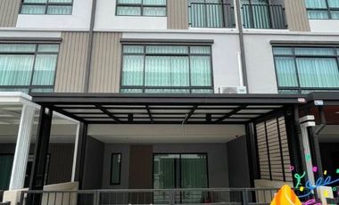 出租 3 卧室 联排别墅 在 Suan Luang, 曼谷