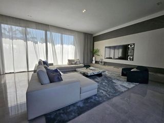 Villa zum Kauf und zur Miete mit 5 Zimmer in Bang Lamung, Chonburi