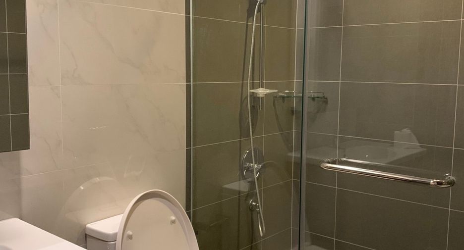 For rent and for sale 2 bedrooms condo in Watthana, Bangkok