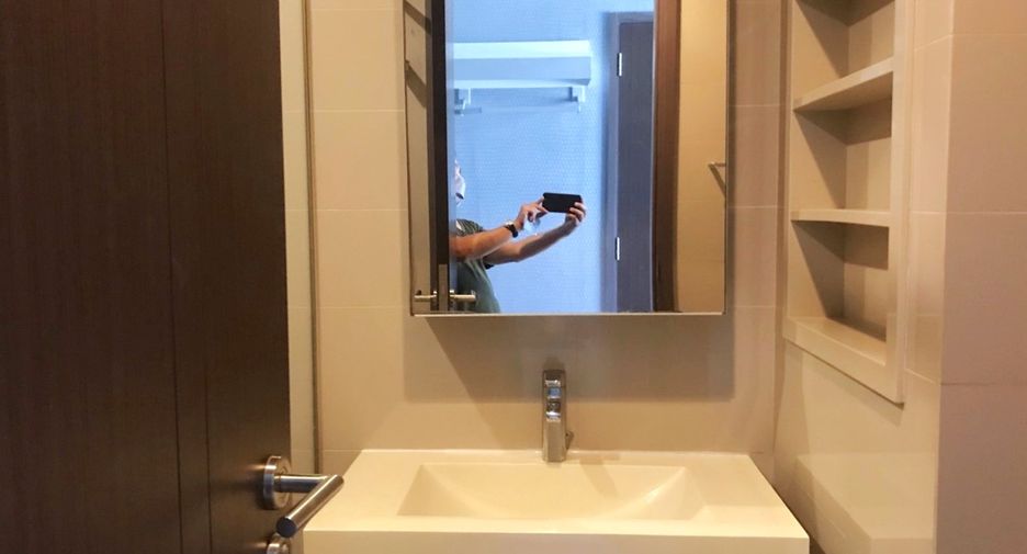 For rent 1 bed condo in Pathum Wan, Bangkok