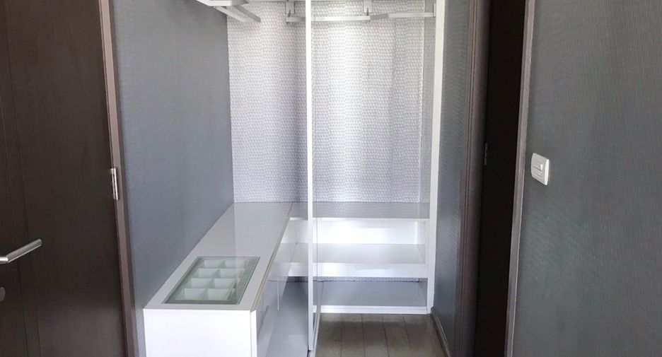 For rent 1 bed condo in Pathum Wan, Bangkok