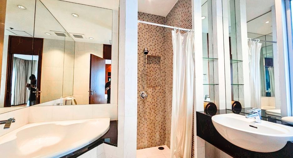 Wohnung zur Miete mit 3 Zimmer in Pathum Wan, Bangkok