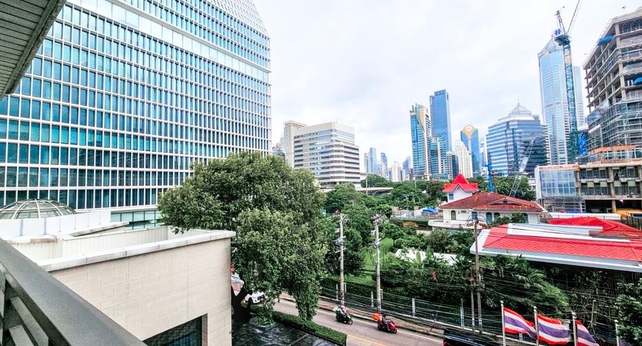 Wohnung zur Miete mit 3 Zimmer in Pathum Wan, Bangkok