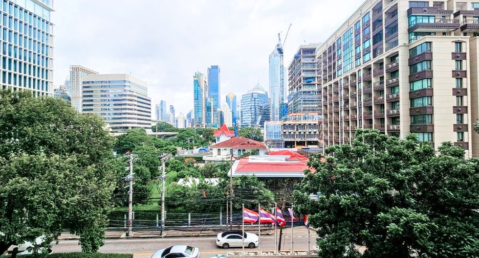 Wohnung zur Miete mit 3 Zimmer in Pathum Wan, Bangkok