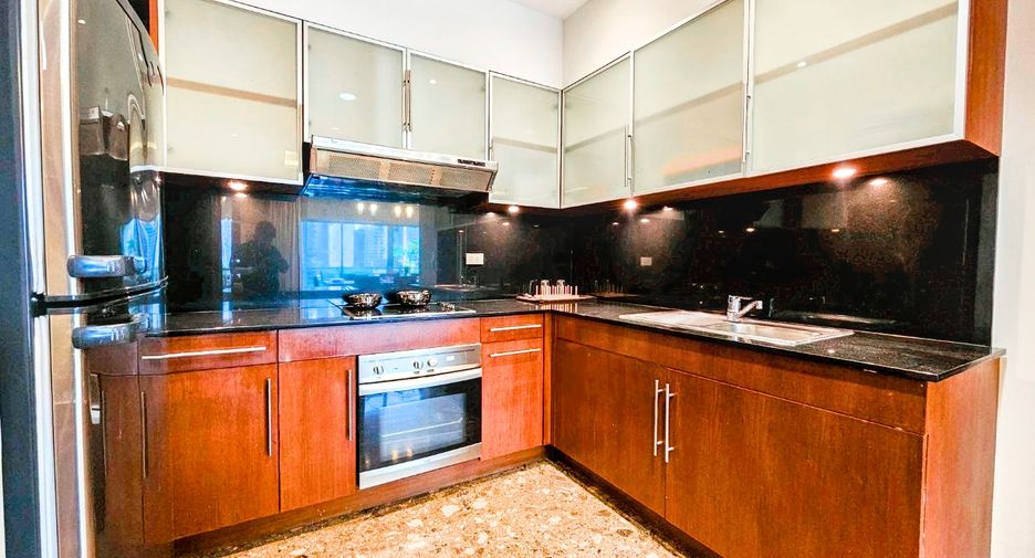 Wohnung zur Miete mit 3 Zimmer in Pathum Wan, Bangkok