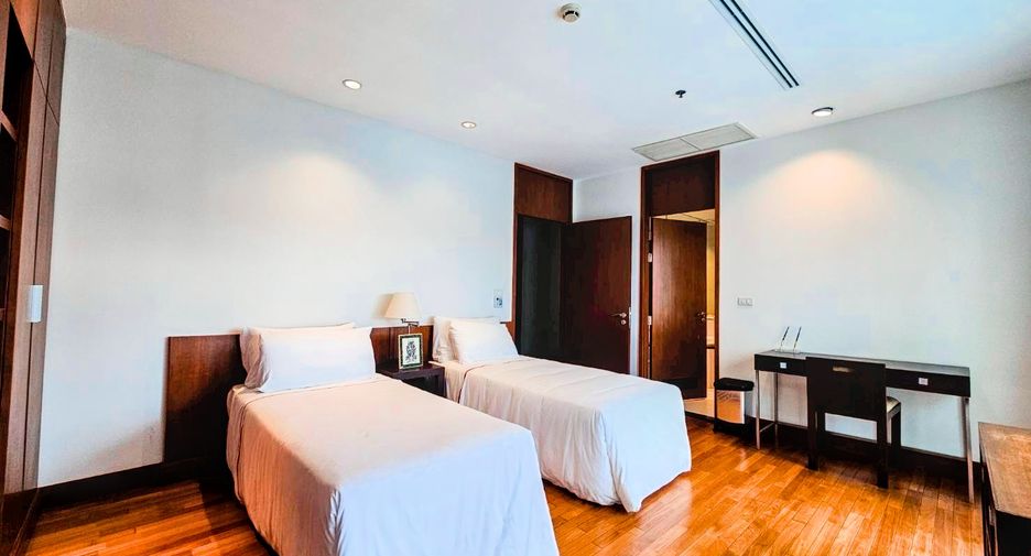 Wohnung zur Miete mit 3 Zimmer in Pathum Wan, Bangkok