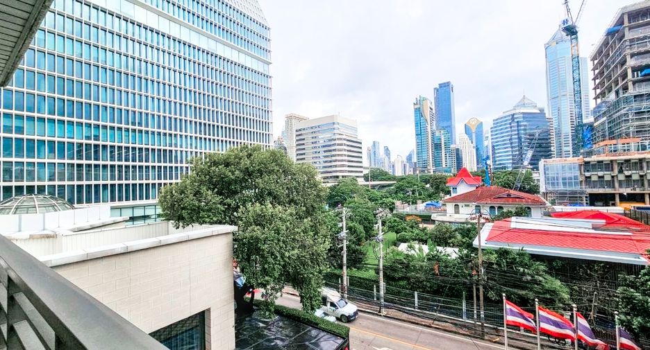 Wohnung zur Miete mit 3 Zimmer in Pathum Wan, Bangkok
