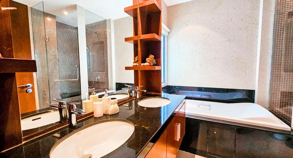 Wohnung zur Miete mit 3 Zimmer in Pathum Wan, Bangkok