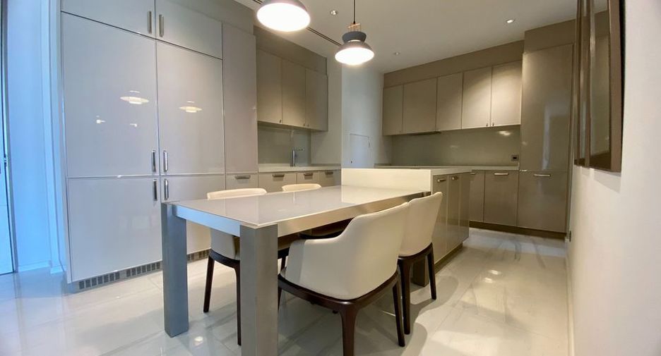 For rent 2 ベッドルーム condo in Khlong Toei, Bangkok