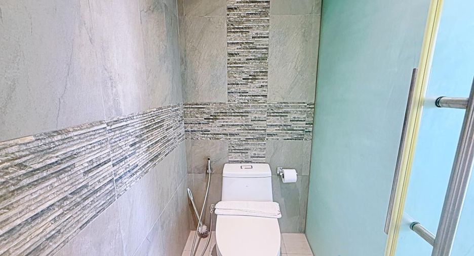 For sale studio condo in Bang Lamung, Chonburi