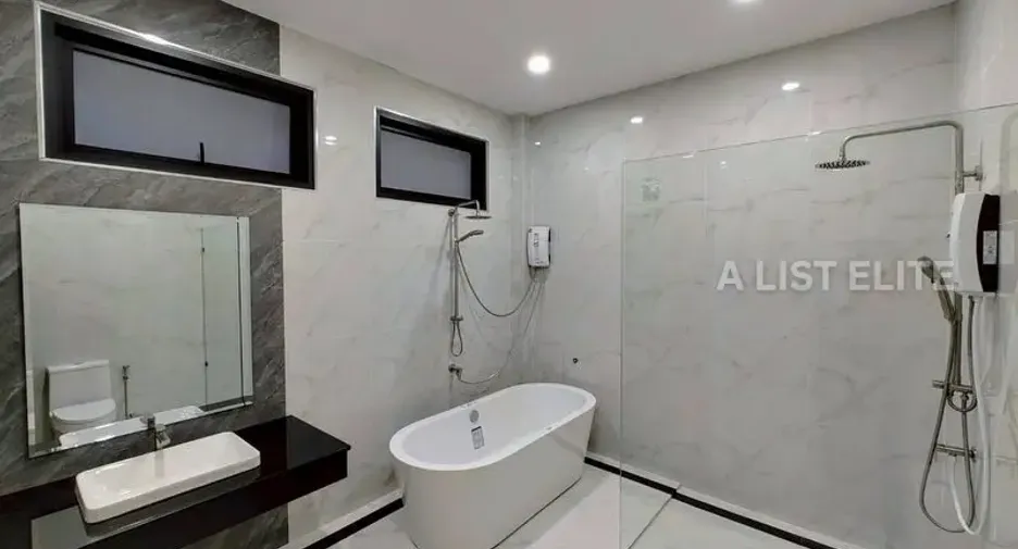 For rent 4 bedrooms house in Sattahip, Chonburi