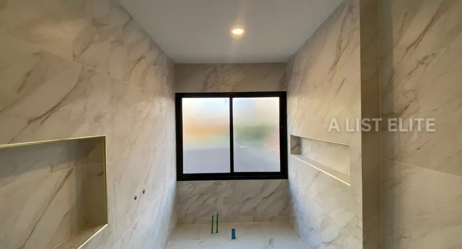 For rent 5 bedrooms house in Bang Lamung, Chonburi