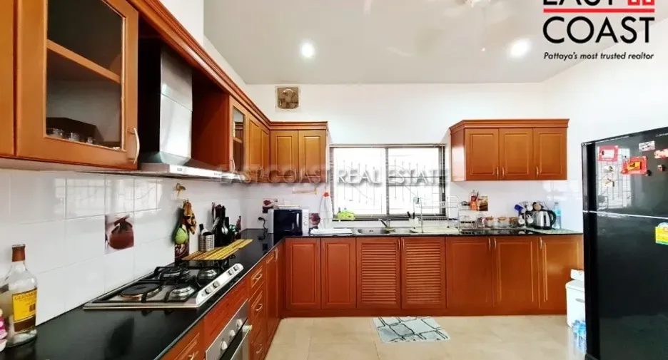 For rent and for sale 4 bedrooms house in Bang Lamung, Chonburi