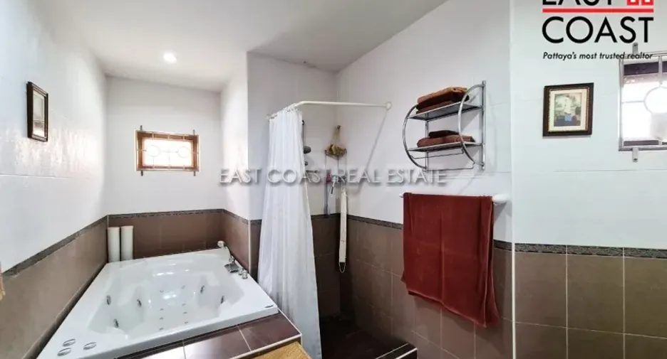 For rent and for sale 4 bedrooms house in Bang Lamung, Chonburi