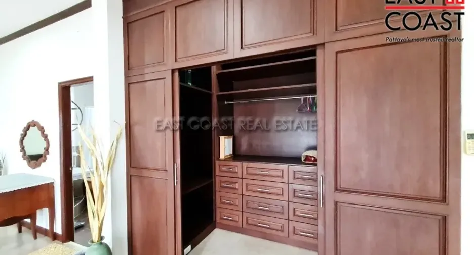 For rent and for sale 4 bedrooms house in Bang Lamung, Chonburi
