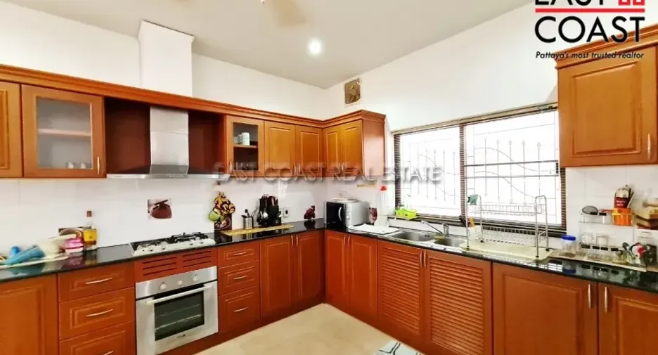 For rent and for sale 4 bedrooms house in Bang Lamung, Chonburi