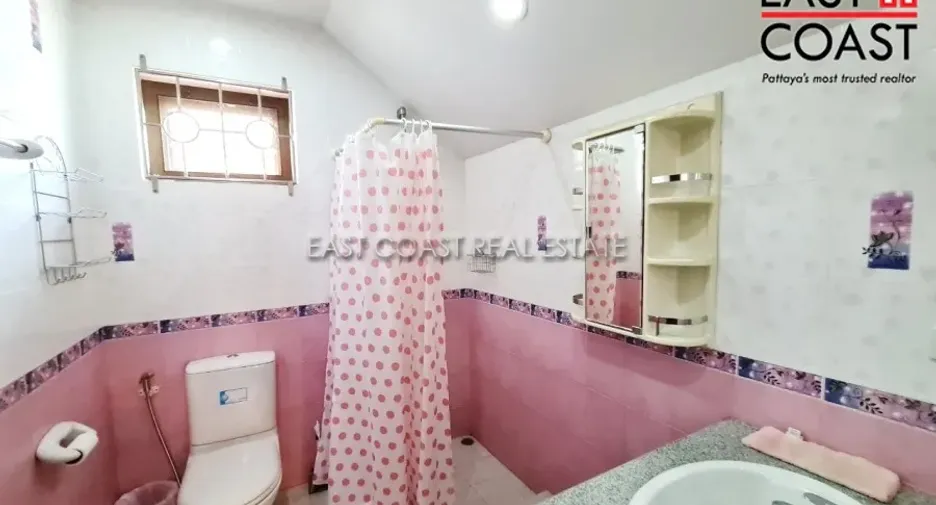 For rent and for sale 4 bedrooms house in Bang Lamung, Chonburi