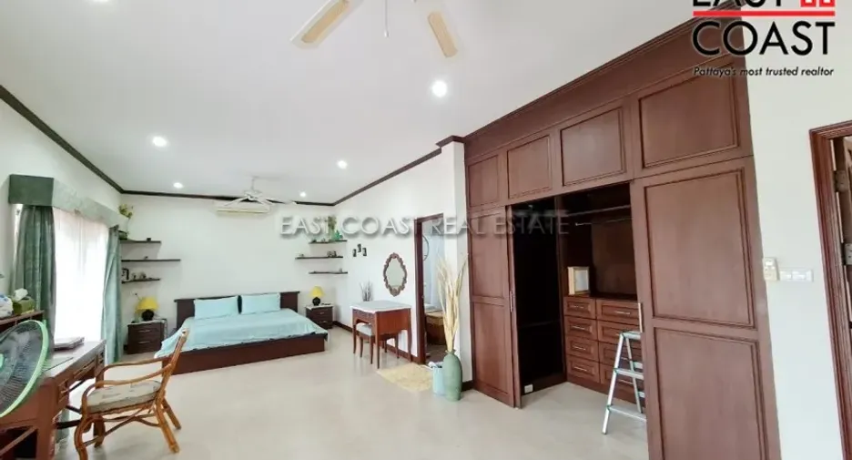 For rent and for sale 4 bedrooms house in Bang Lamung, Chonburi