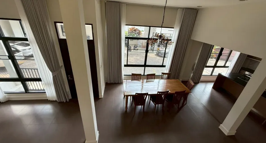For rent 3 bedrooms house in Khlong Toei, Bangkok