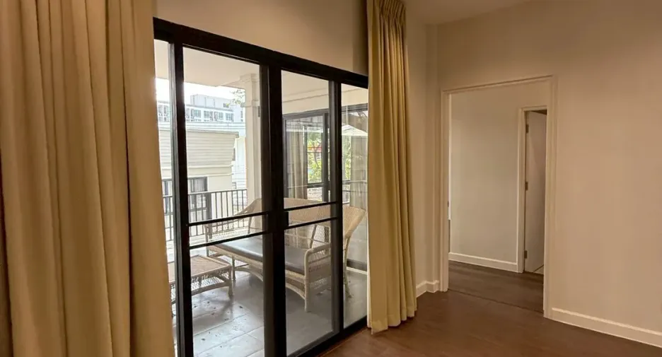 For rent 3 bedrooms house in Khlong Toei, Bangkok