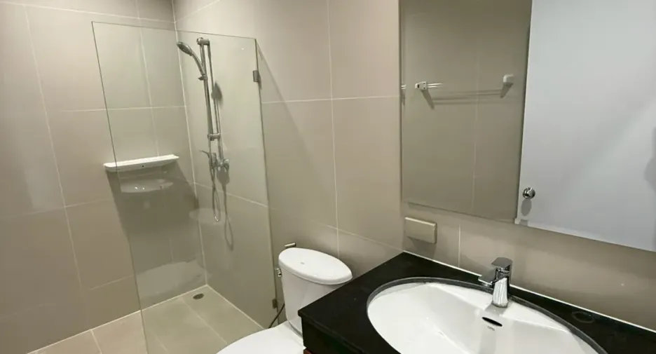 For rent 3 bedrooms house in Khlong Toei, Bangkok