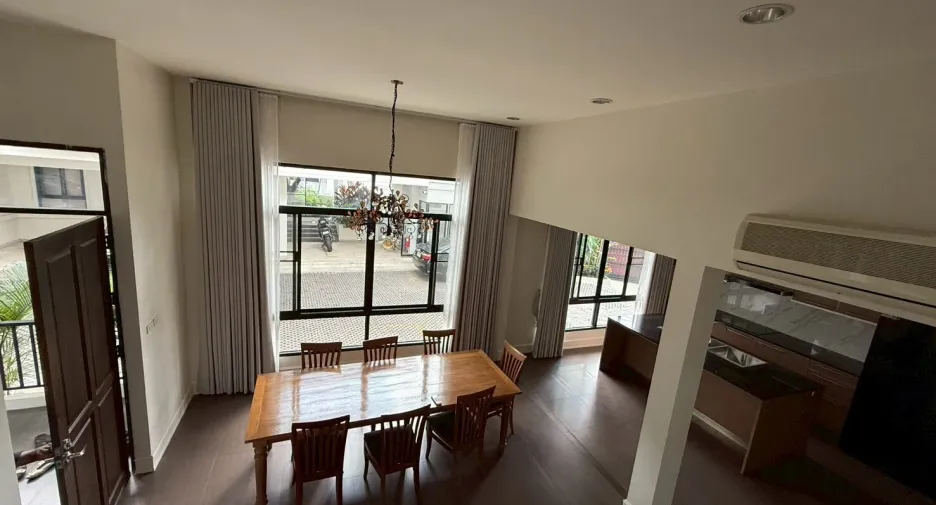 For rent 3 bedrooms house in Khlong Toei, Bangkok