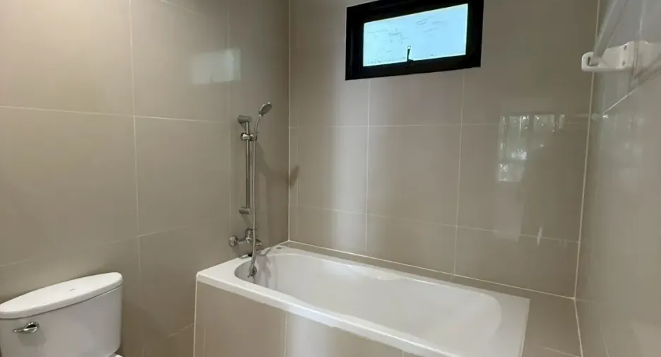 For rent 3 bedrooms house in Khlong Toei, Bangkok