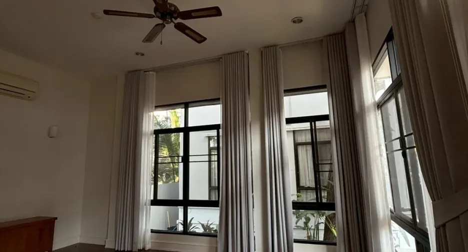 For rent 3 bedrooms house in Khlong Toei, Bangkok