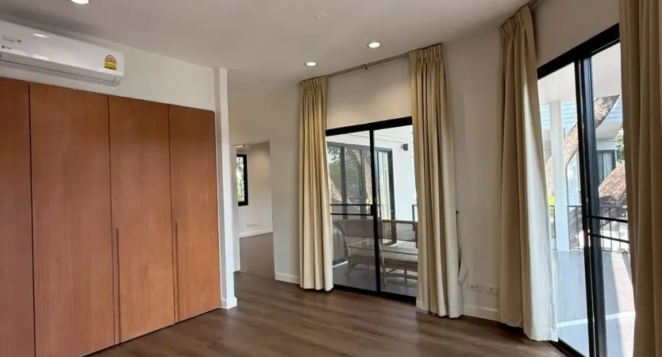 For rent 3 bedrooms house in Khlong Toei, Bangkok