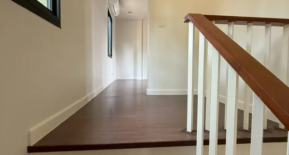 For rent 3 bedrooms house in Khlong Toei, Bangkok