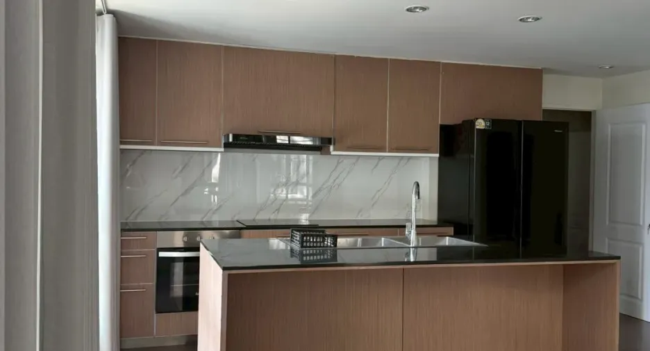 For rent 3 bedrooms house in Khlong Toei, Bangkok